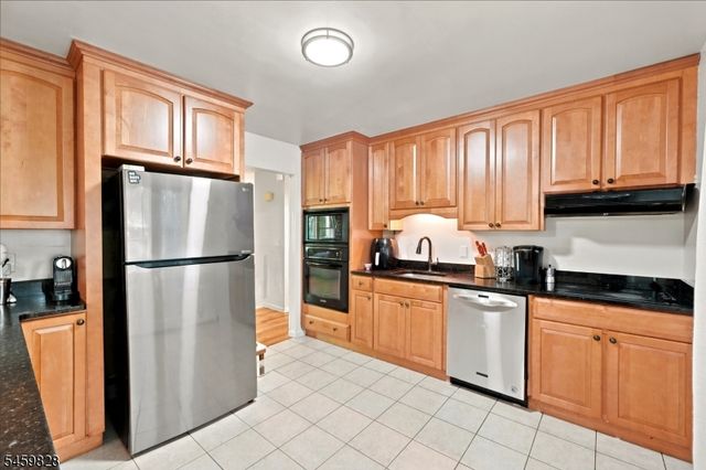 8 Ridge Rd, Independence Twp., NJ 07840