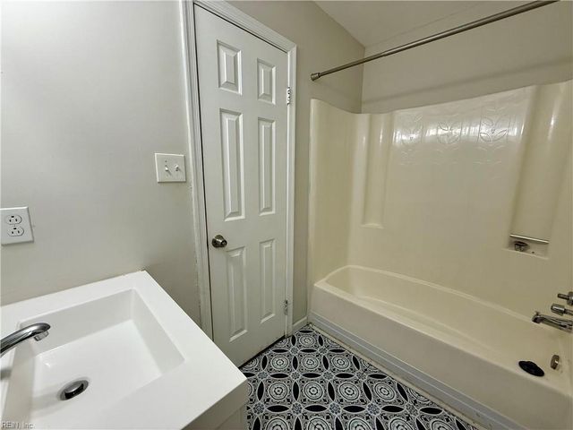 4165 Ohare DR, Virginia Beach, VA 23453