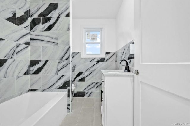 21432 112th Road, Queens Village South, NY 11429