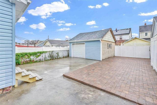 21432 112th Road, Queens Village South, NY 11429