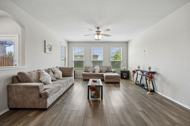 8000 Gangway Drive, Fort Worth, TX 76179