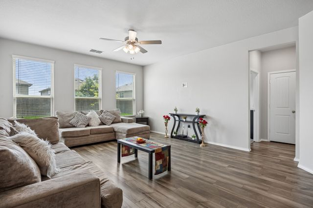 8000 Gangway Drive, Fort Worth, TX 76179