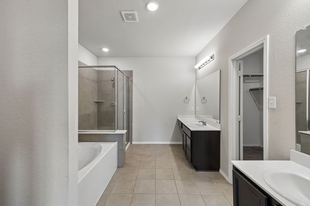 8000 Gangway Drive, Fort Worth, TX 76179