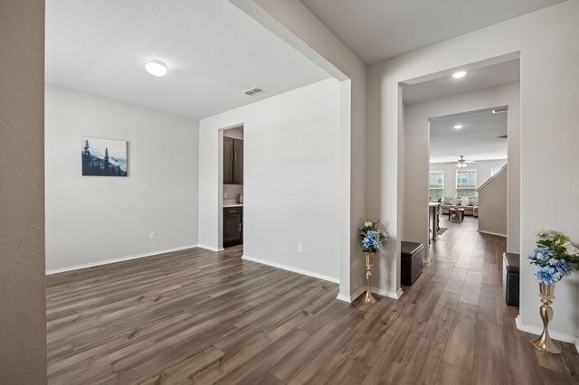 8000 Gangway Drive, Fort Worth, TX 76179