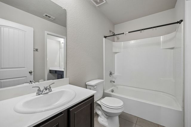 8000 Gangway Drive, Fort Worth, TX 76179