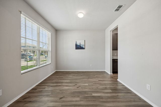 8000 Gangway Drive, Fort Worth, TX 76179