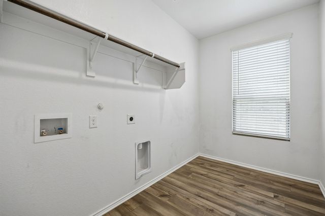 8000 Gangway Drive, Fort Worth, TX 76179