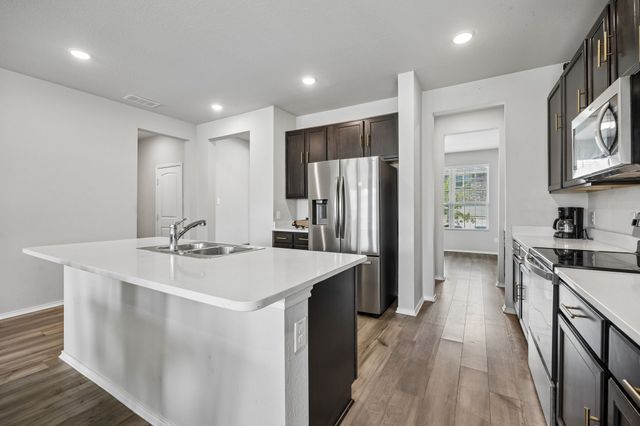 8000 Gangway Drive, Fort Worth, TX 76179