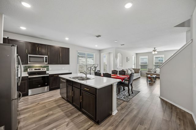8000 Gangway Drive, Fort Worth, TX 76179
