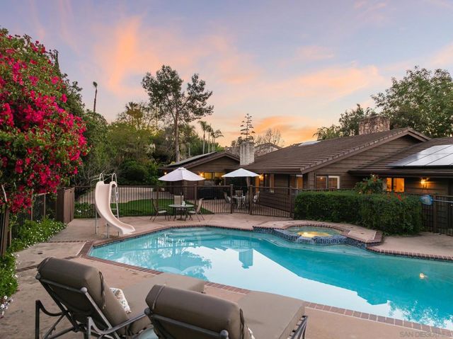 15943 Ranch Hollow Rd, Poway, CA 92064