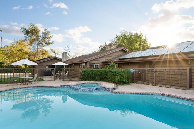 15943 Ranch Hollow Rd, Poway, CA 92064