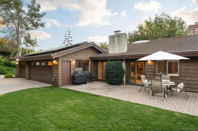 15943 Ranch Hollow Rd, Poway, CA 92064