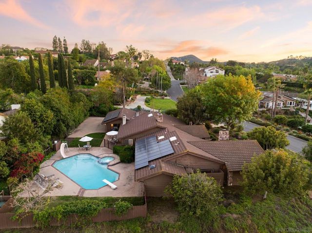 15943 Ranch Hollow Rd, Poway, CA 92064