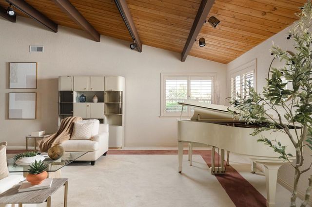 15943 Ranch Hollow Rd, Poway, CA 92064