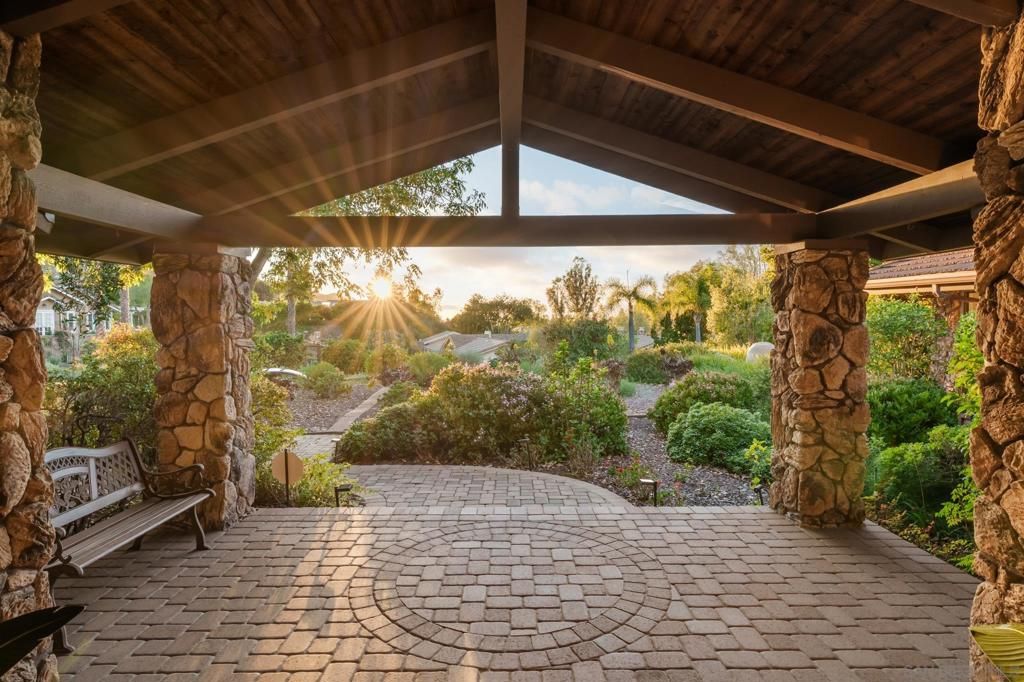 15943 Ranch Hollow Rd, Poway, CA 92064