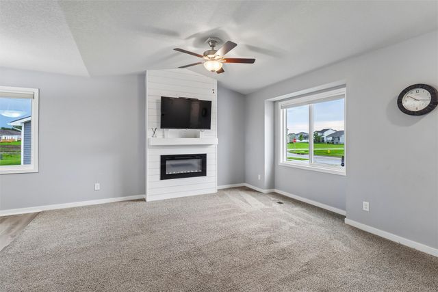 1115 Locust Street, Waukee, IA 50263