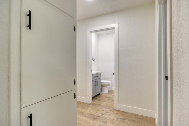 2323 Del Rio Dr, Stockton, CA 95204