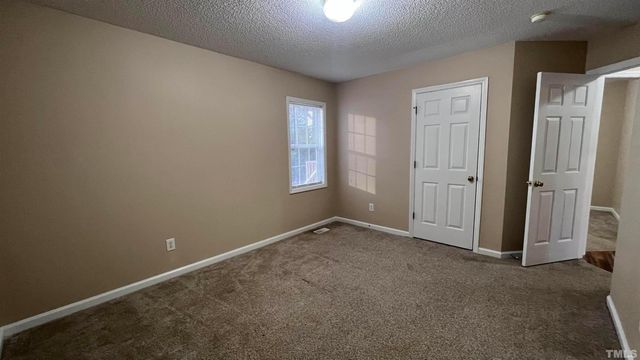 212 Walnut Creek Drive, Clayton, NC 27520