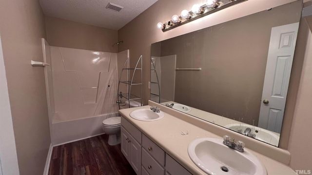 212 Walnut Creek Drive, Clayton, NC 27520
