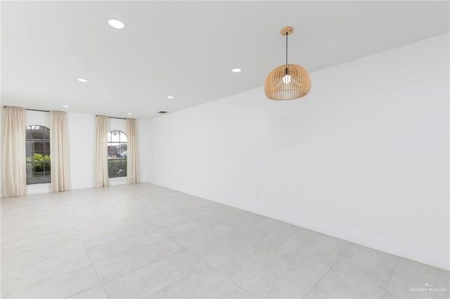 2000 S 5th Street 21, Mcallen, TX 78503