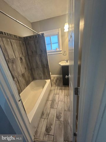 296 HOMECREST AVE, Trenton, NJ 08638