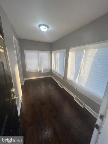 296 HOMECREST AVE, Trenton, NJ 08638