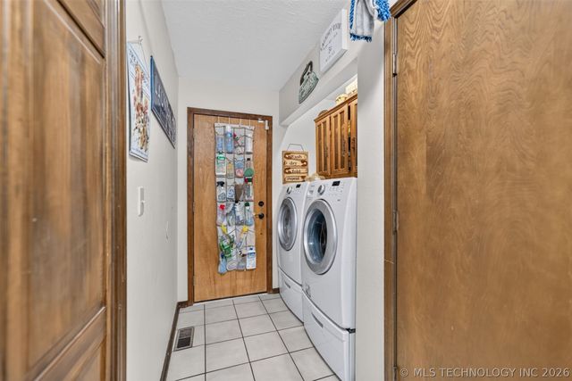 910 Cardinal Lane, Okmulgee, OK 74447