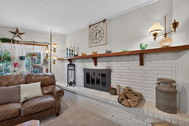 910 Cardinal Lane, Okmulgee, OK 74447