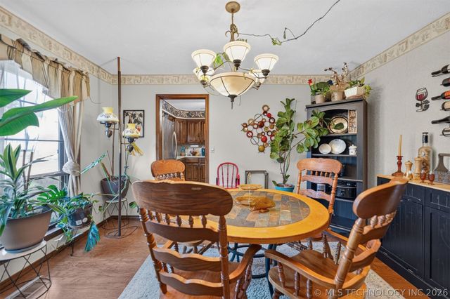 910 Cardinal Lane, Okmulgee, OK 74447