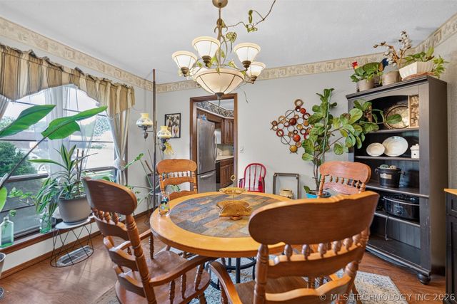 910 Cardinal Lane, Okmulgee, OK 74447