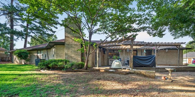 910 Cardinal Lane, Okmulgee, OK 74447