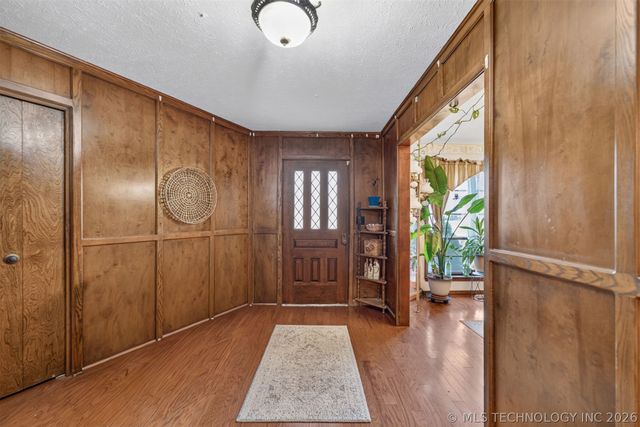910 Cardinal Lane, Okmulgee, OK 74447