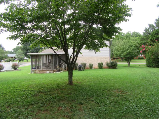206 Homeward Ave, Winchester, TN 37398