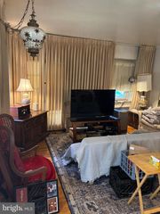 5710 DREXEL RD, Philadelphia, PA 19131