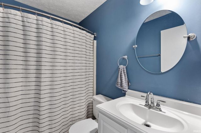 609 E Clarinet Boulevard, Elkhart, IN 46516