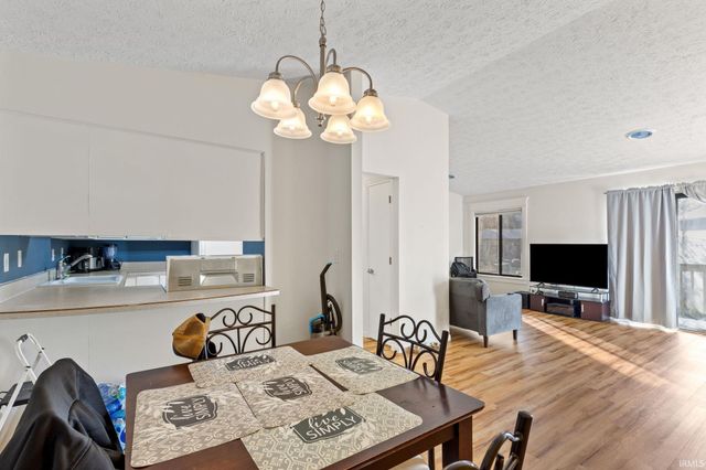 609 E Clarinet Boulevard, Elkhart, IN 46516