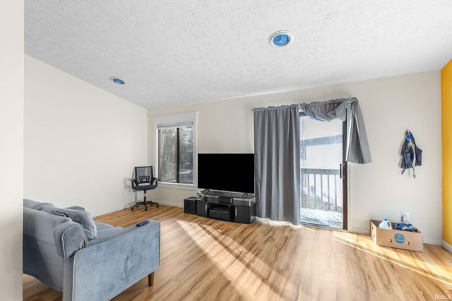 609 E Clarinet Boulevard, Elkhart, IN 46516