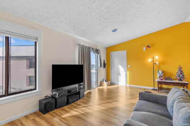 609 E Clarinet Boulevard, Elkhart, IN 46516