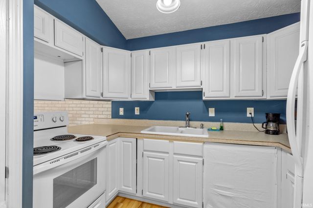 609 E Clarinet Boulevard, Elkhart, IN 46516