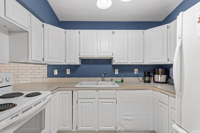 609 E Clarinet Boulevard, Elkhart, IN 46516