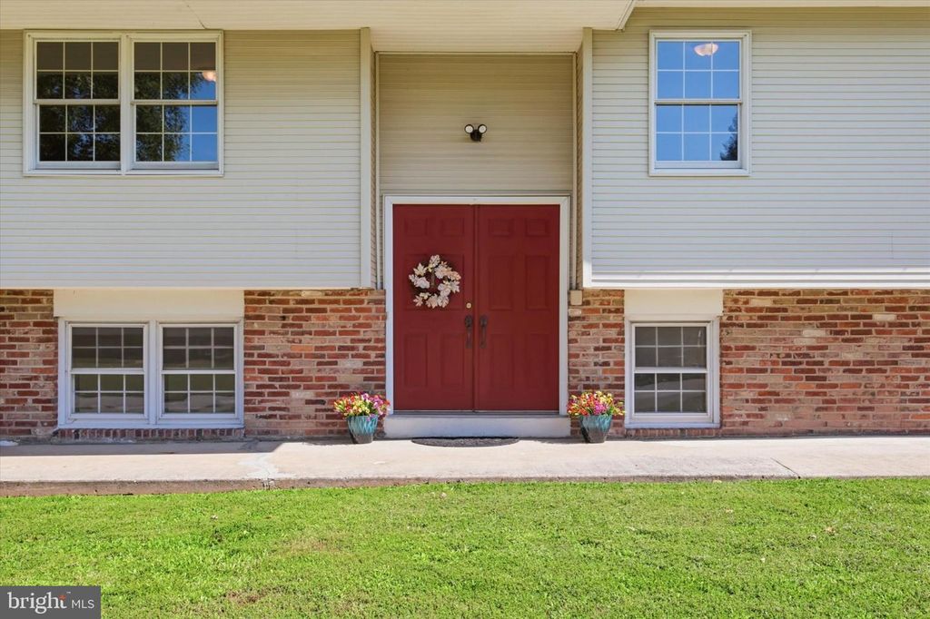 3901 BETH DR, COLLEGEVILLE, PA 19426 — photo 4