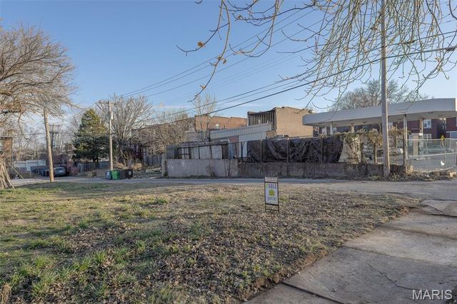 3742 S Compton Avenue, St Louis, MO 63118