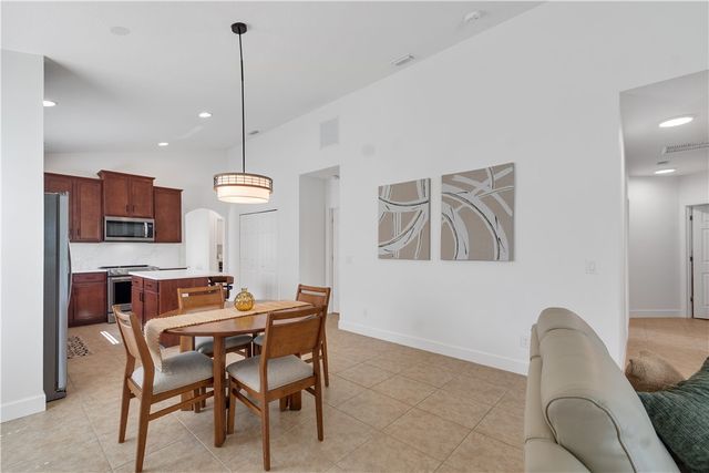 8058 Westfield Circle, Vero Beach, FL 32966