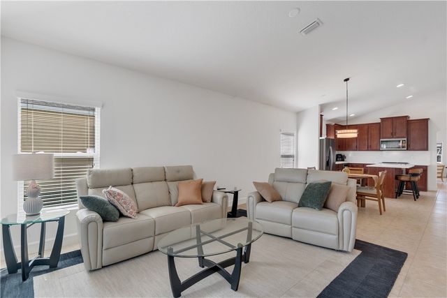 8058 Westfield Circle, Vero Beach, FL 32966