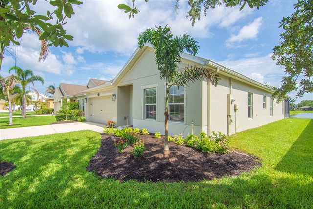 8058 Westfield Circle, Vero Beach, FL 32966