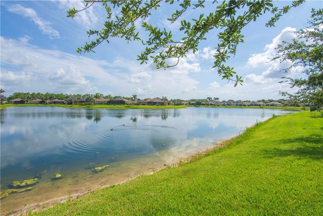 8058 Westfield Circle, Vero Beach, FL 32966
