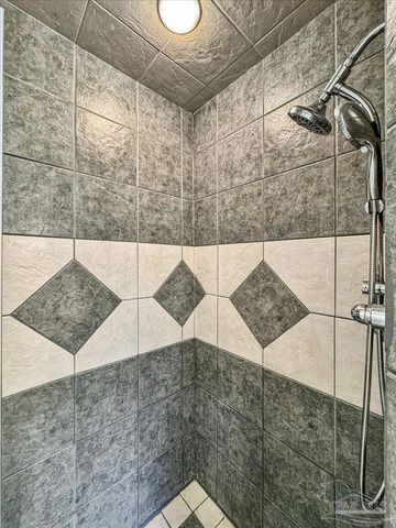 9481 Bridlewood Rd, Pensacola, FL 32526