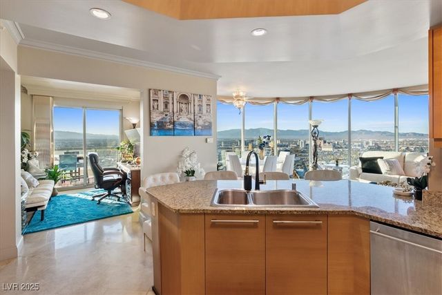 322 Karen Avenue 4207, Las Vegas, NV 89109