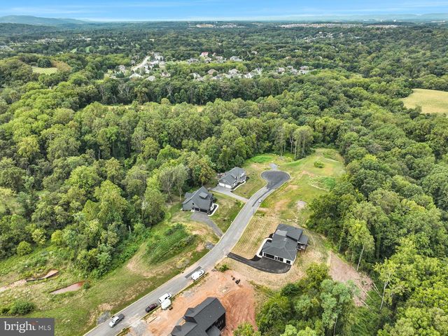 406 WILLOW OAK DR, Lewisberry, PA 17339