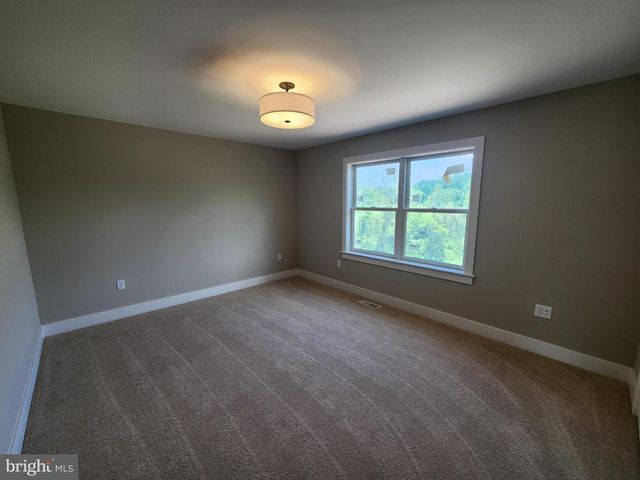 406 WILLOW OAK DR, Lewisberry, PA 17339